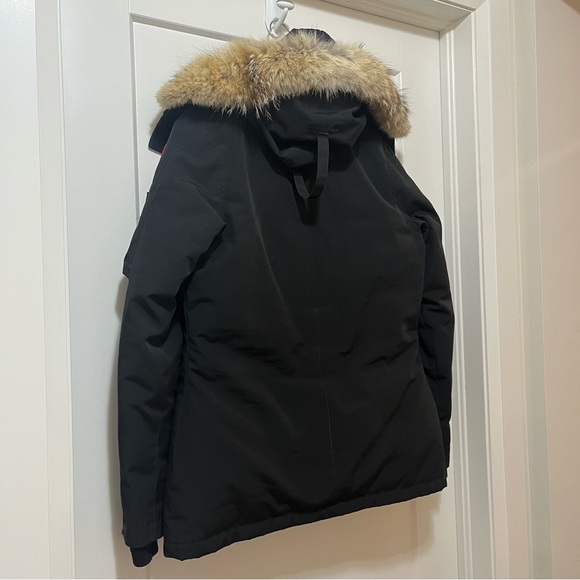 CANADA GOOSE - Buttoned/ Zippered Winter Coat - Mint Condition - Women’s M - Picture 9 of 14